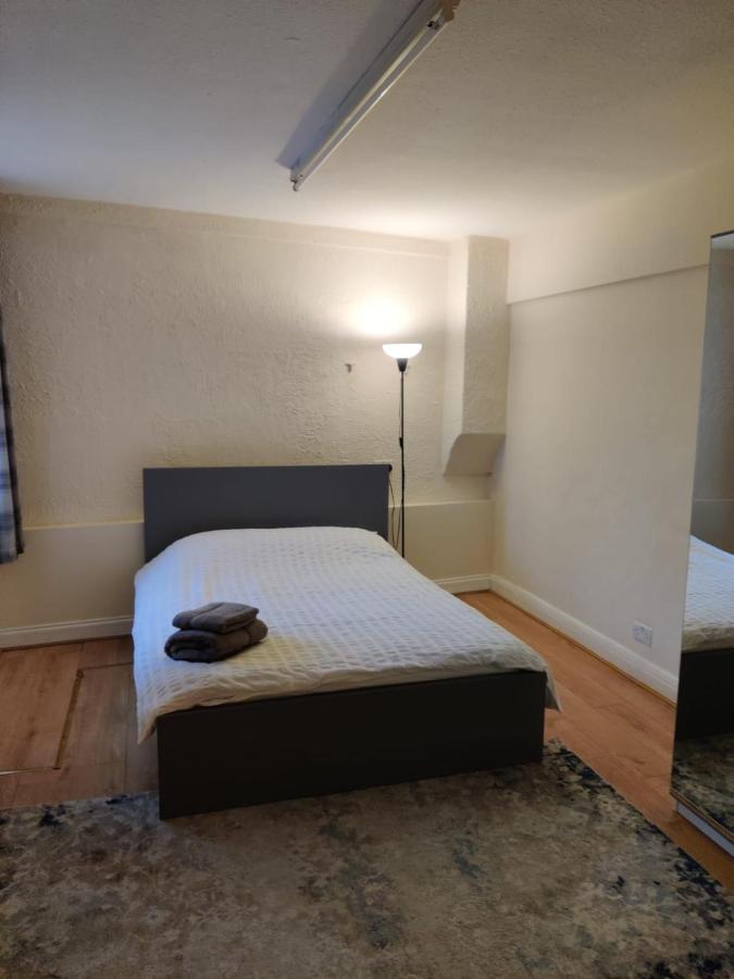 Apartamento Cheerful 3 Bedroom House Just Across Tube Station *